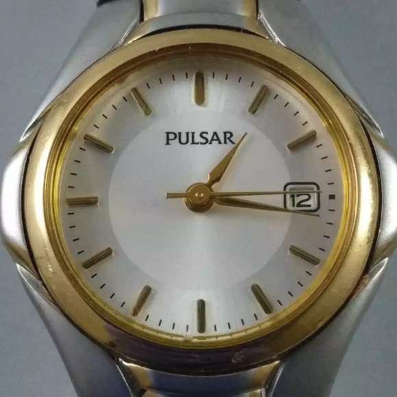 PULSAR WATCH WITH DATE. EXCELLENT CONDITION. New battery installed. Vtg - Picture 3 of 10